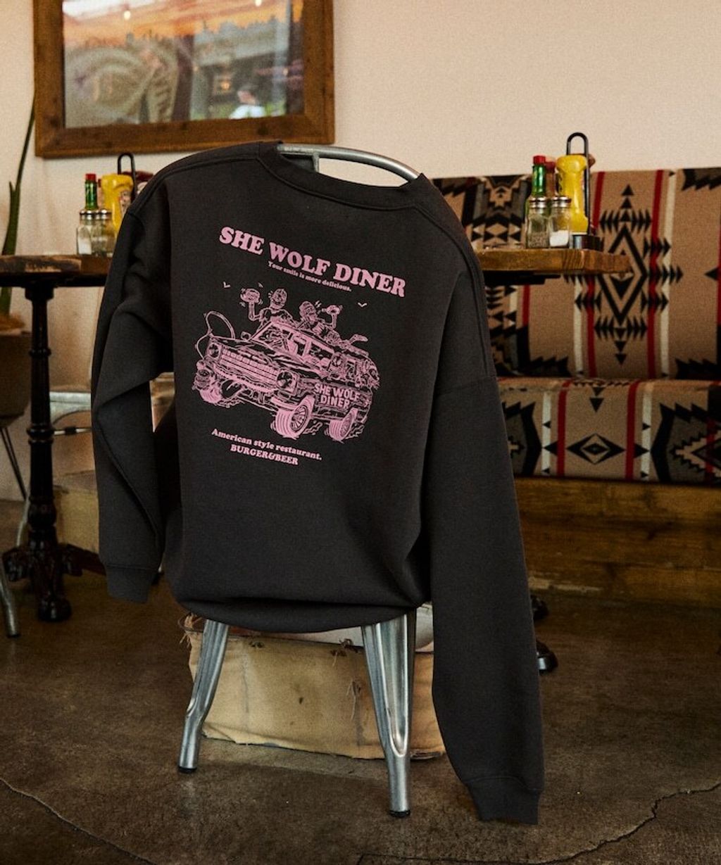 SHE WOLF DINER×FREAKS STORE 聯名背印大學T(CAR)_19