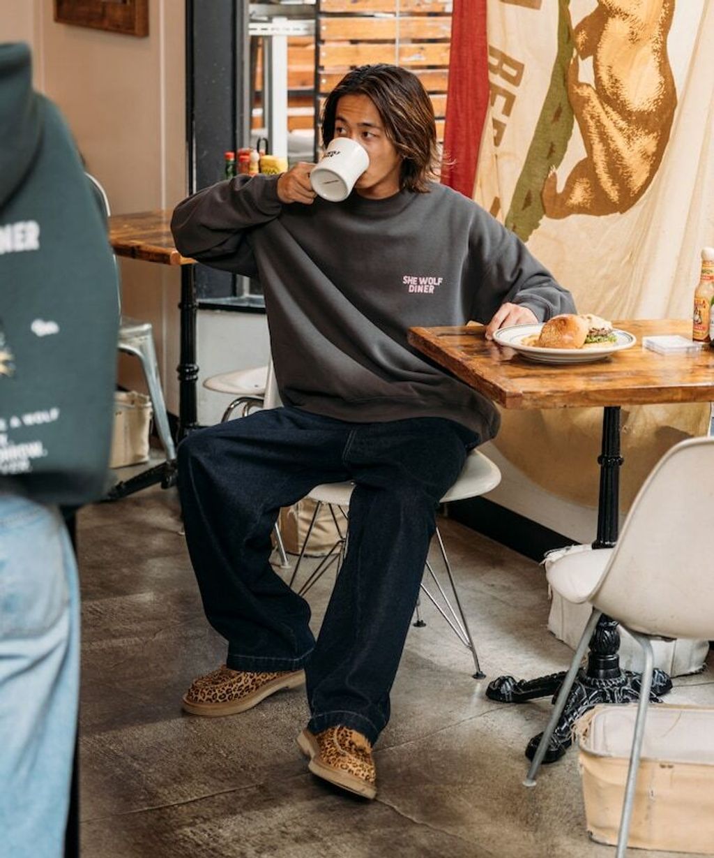 SHE WOLF DINER×FREAKS STORE 聯名背印大學T(CAR)_13