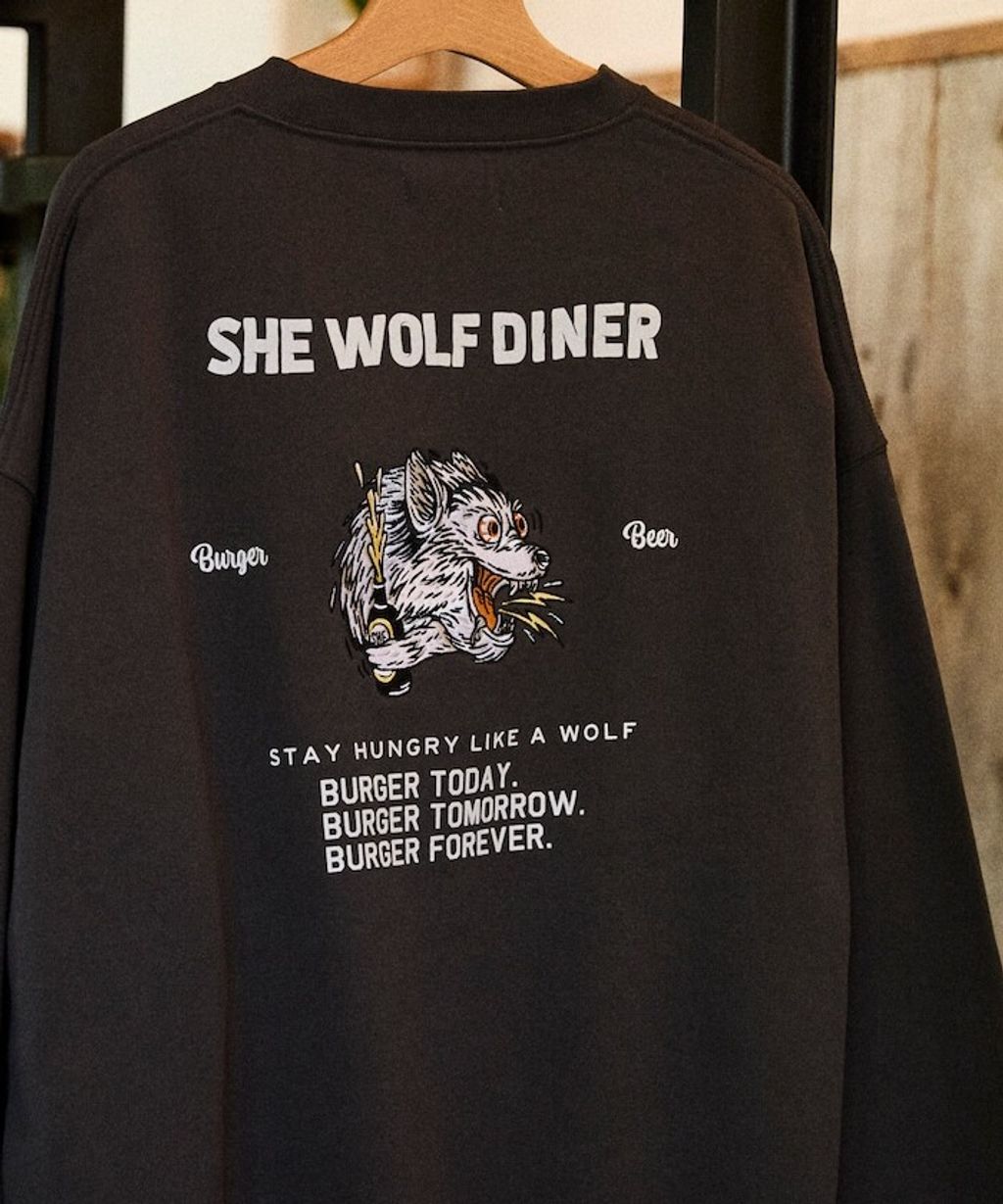 SHE WOLF DINER×FREAKS STORE 聯名背印大學T(WOLF)_28