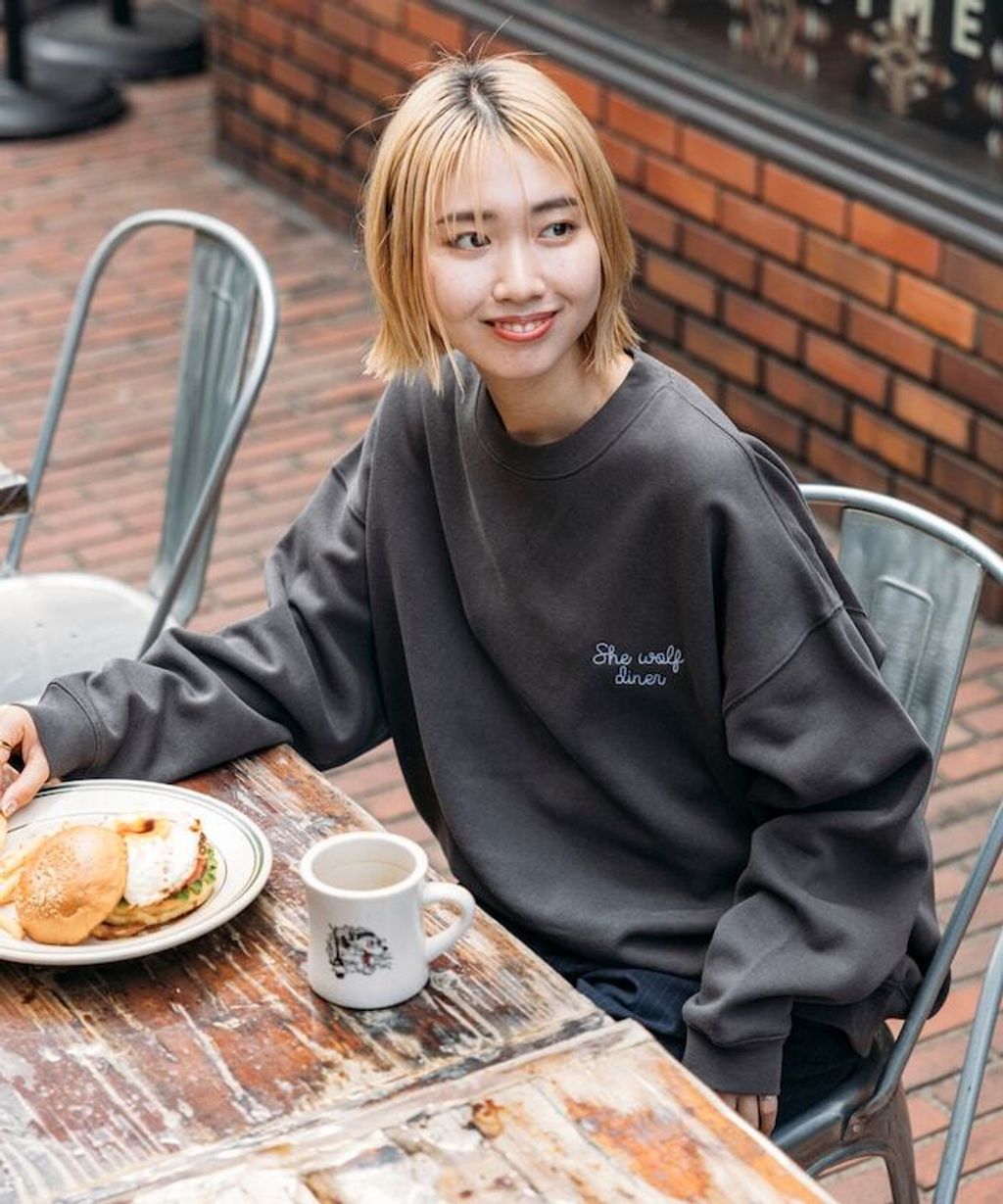 SHE WOLF DINER×FREAKS STORE 聯名背印大學T(WOLF)_20