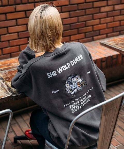 SHE WOLF DINER×FREAKS STORE 聯名背印大學T(WOLF)_22