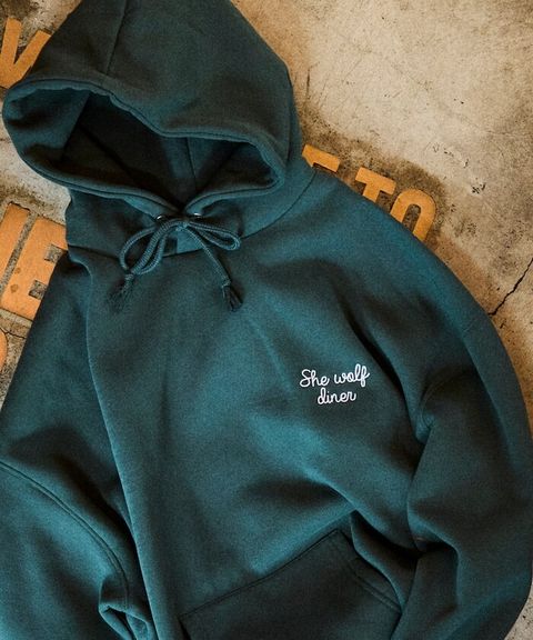 SHE WOLF DINER×FREAKS STORE 聯名背印帽T(WOLF)_17
