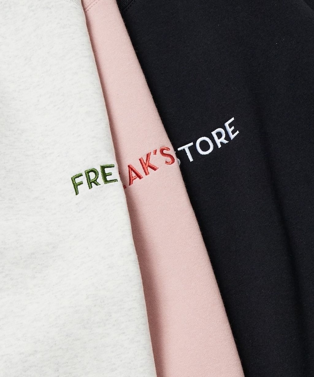 FREAKS STORE 寬鬆版型刺繡logo大學T_10
