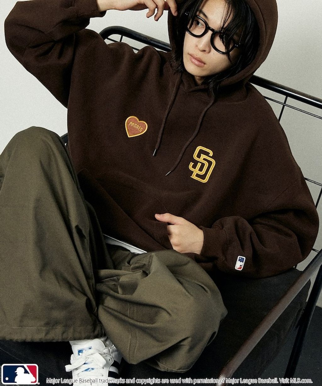 FREAKS STORE x MLB 愛心LOGO帽T_3