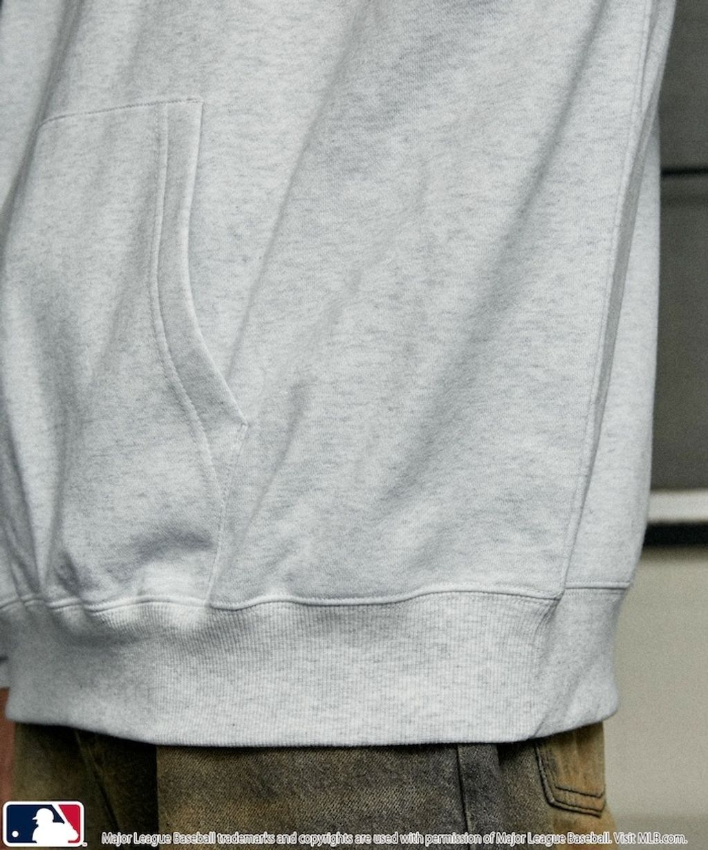 FREAKS STORE x MLB 愛心LOGO帽T_43