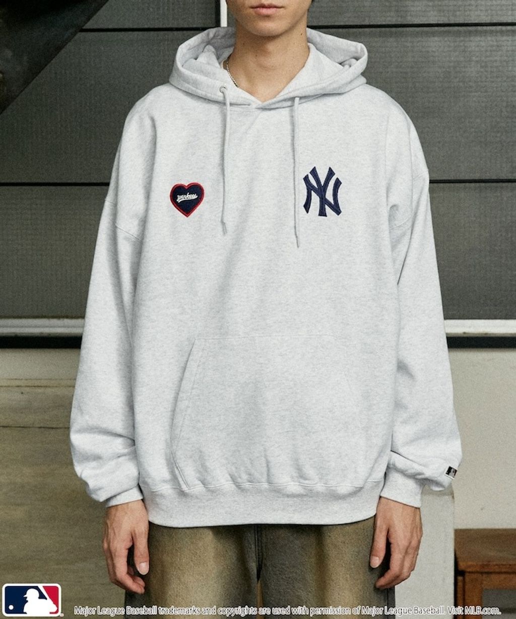 FREAKS STORE x MLB 愛心LOGO帽T_36