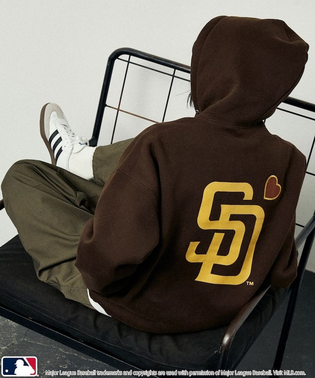 FREAKS STORE x MLB 愛心LOGO帽T_16