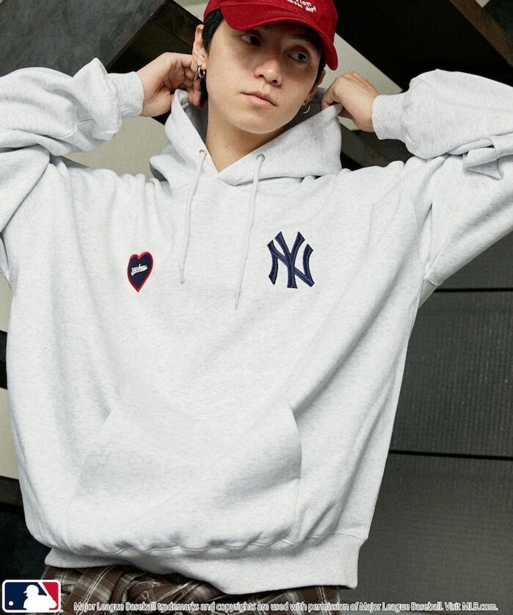 FREAKS STORE x MLB 愛心LOGO帽T_13