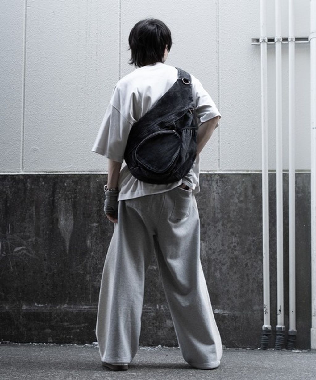RUUBON 厚磅拼接寬版繭型休閒長褲(男女同款)_117