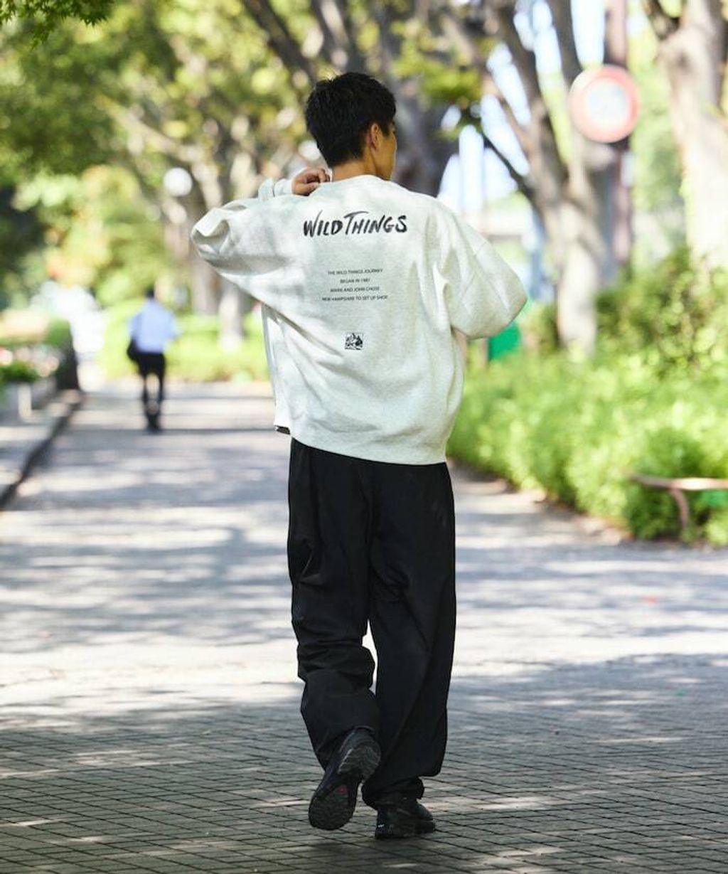 WILD THINGS×FREAKS STORE  反光背印logo刷毛大學T_33