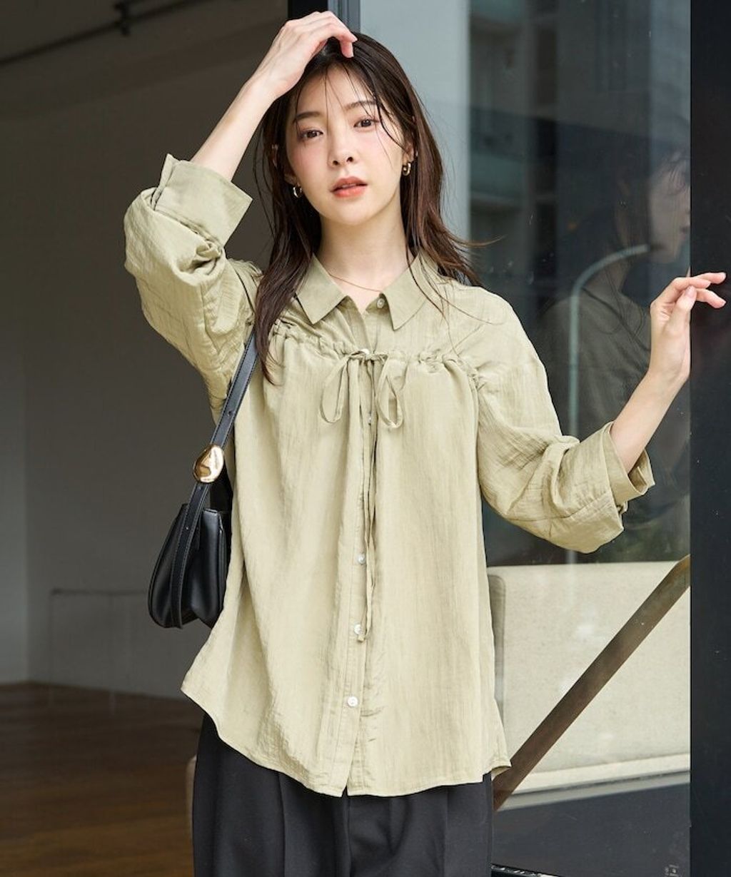 FREAKS STORE 壓皺光澤工法脖頸蝴蝶結設計襯衫_4