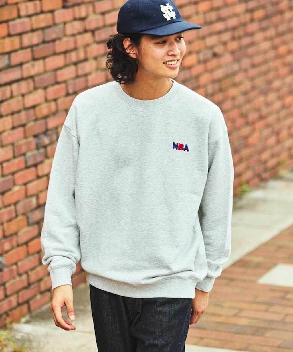 FREAKS STORE 古著質感刷色純棉高磅和風元素NBA隊徽背印大學T_24