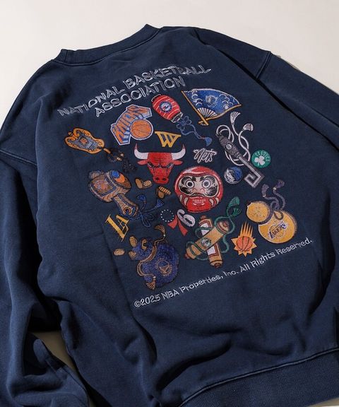 FREAKS STORE 古著質感刷色純棉高磅和風元素NBA隊徽背印大學T_3