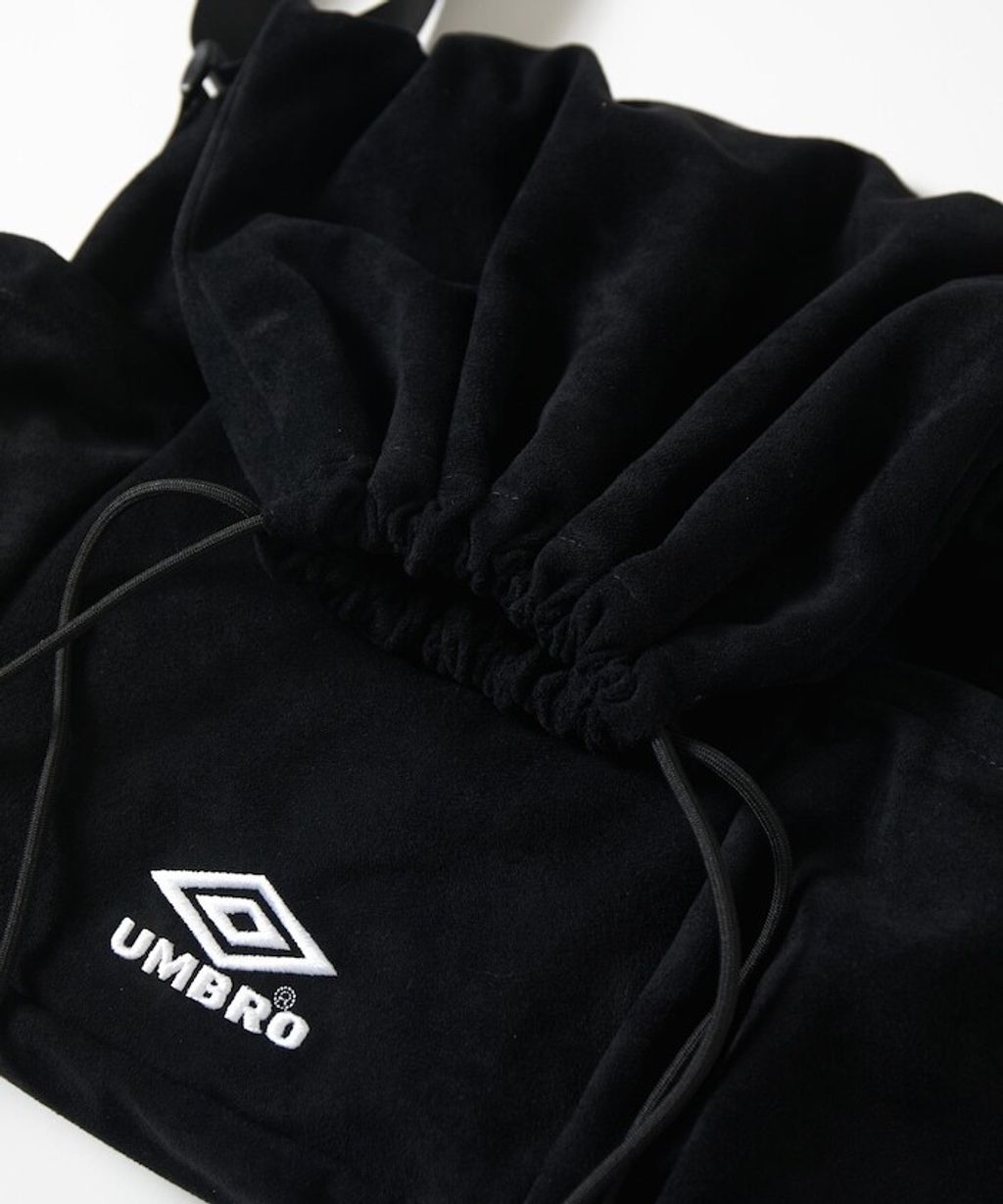 umbro × FREAKS STORE Brushed質感刺繡 Logo抽繩肩背包_9