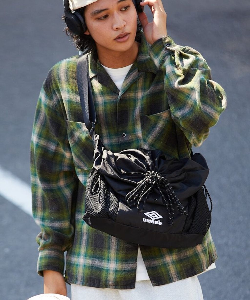 umbro × FREAKS STORE 防撕裂超輕量功能肩背包_8