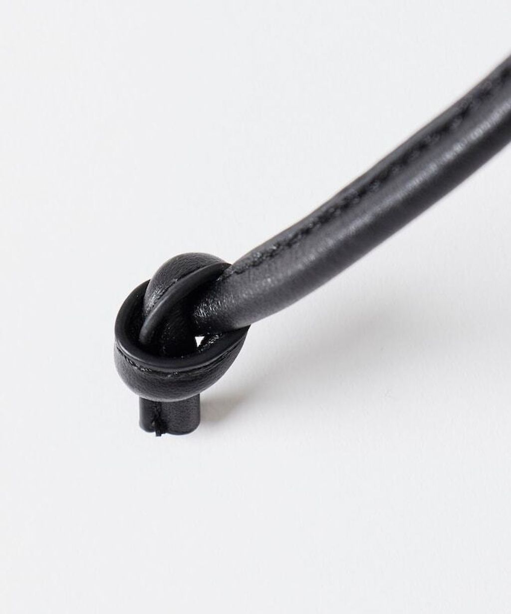 FREAKS STORE 防撥水柔軟牛皮革水桶肩背包_4