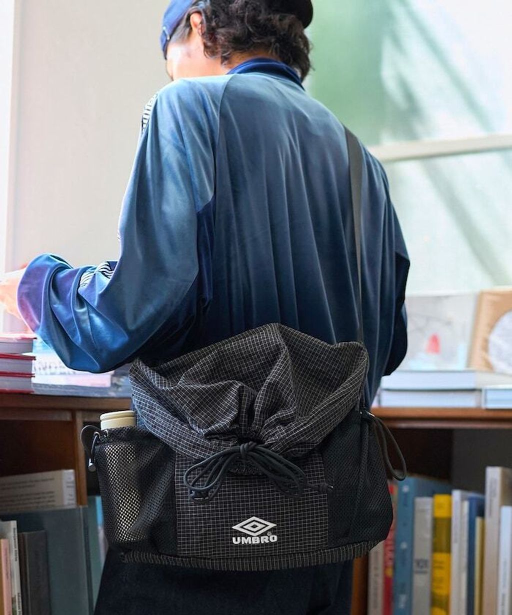 umbro × FREAKS STORE 格紋輕量肩背包_1