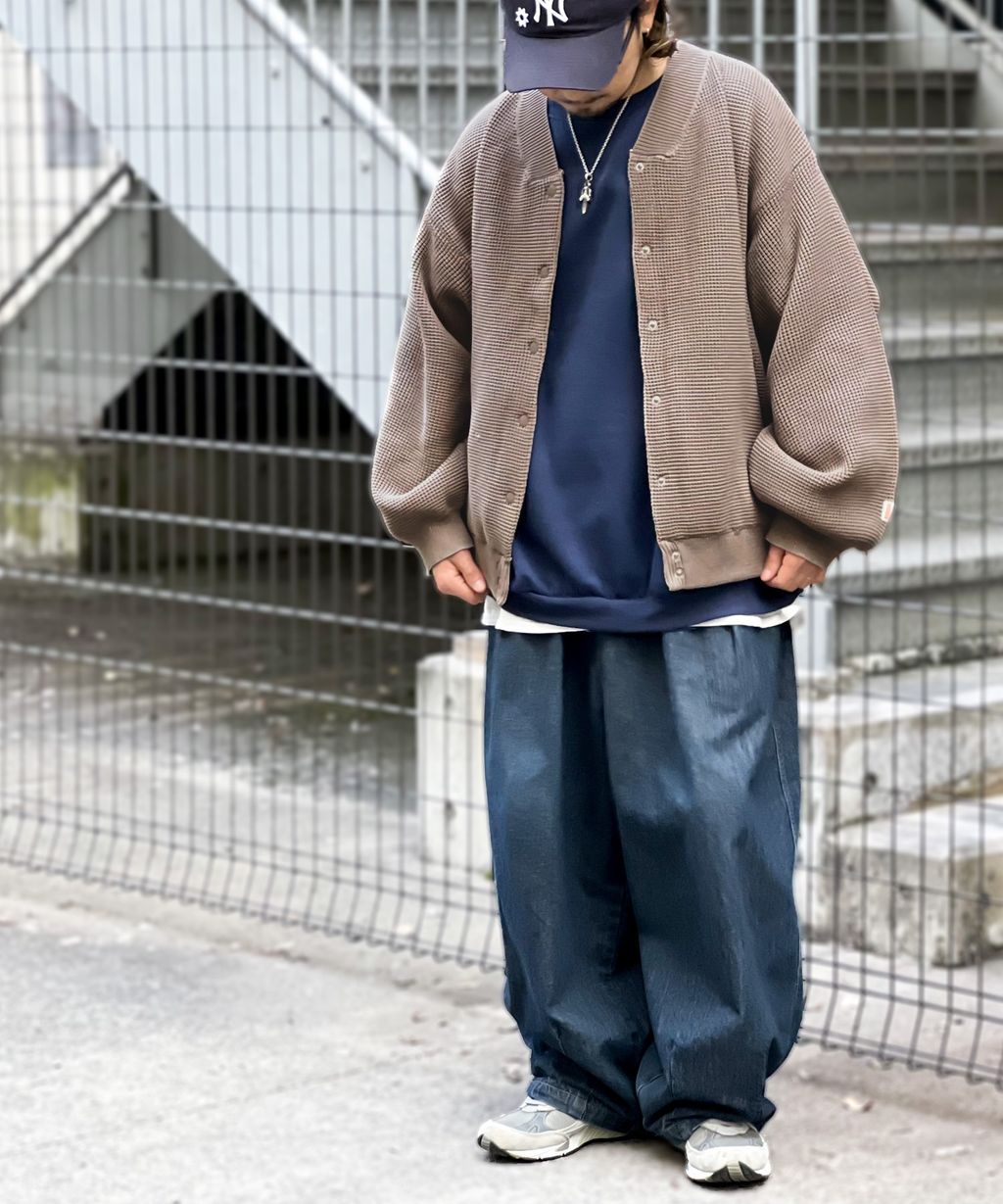 java 輕量華夫格針織寬鬆落肩開襟外套_22