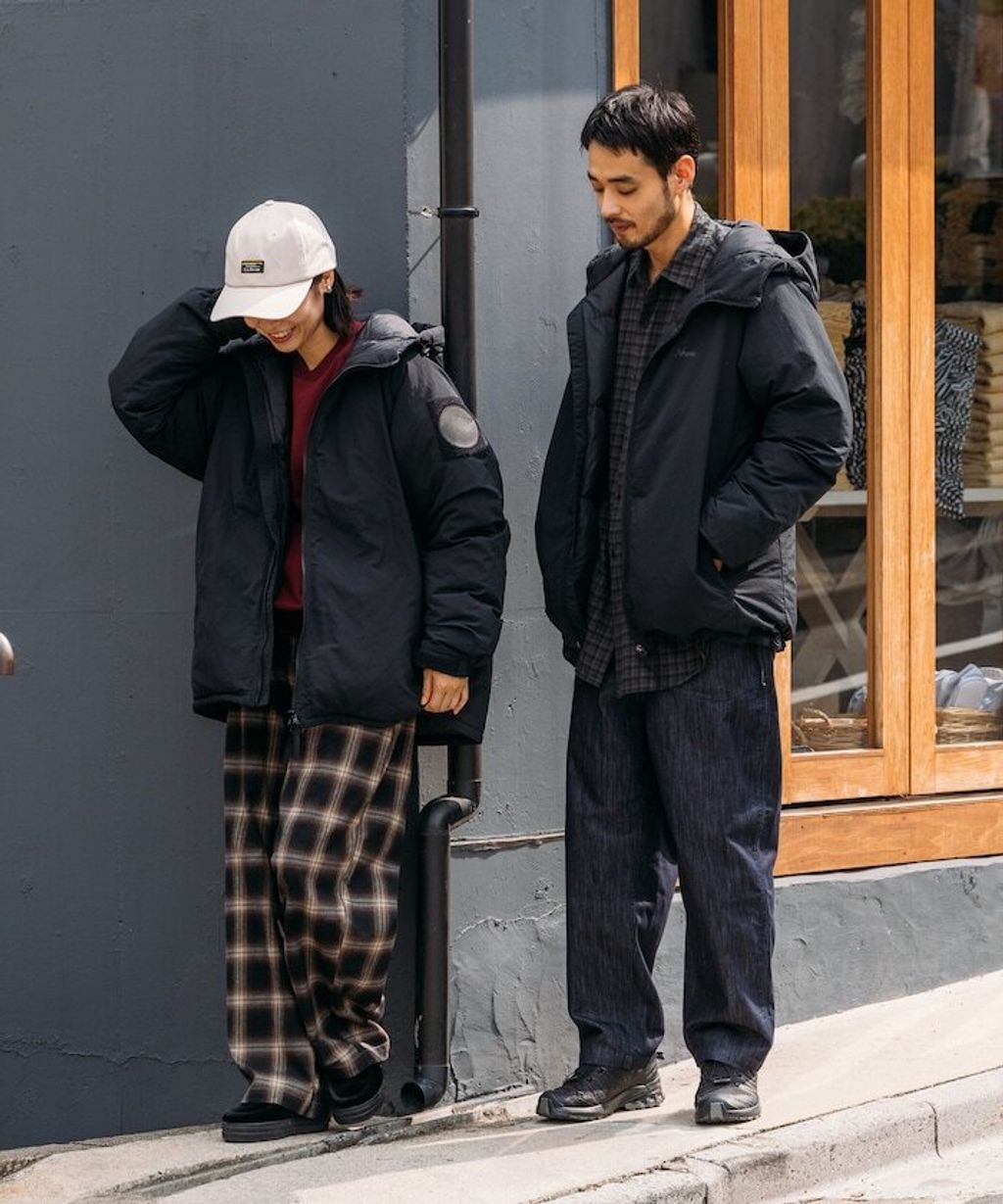 NANGA × FREAKS STORE 軍規650 Fill Power防潑水防風羽絨外套(女款)_6
