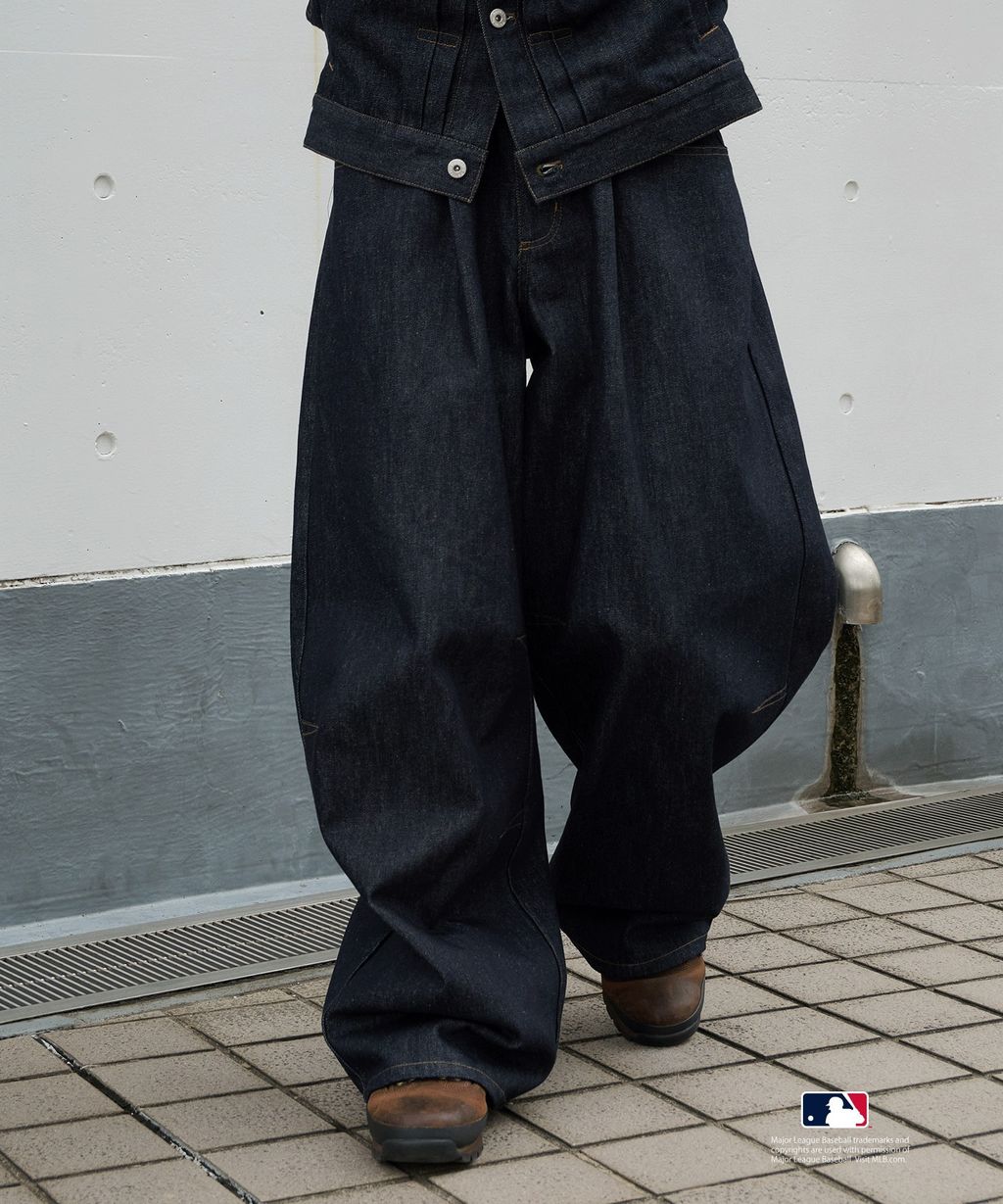 Perushu × MLB 復古牛仔彎刀褲_6