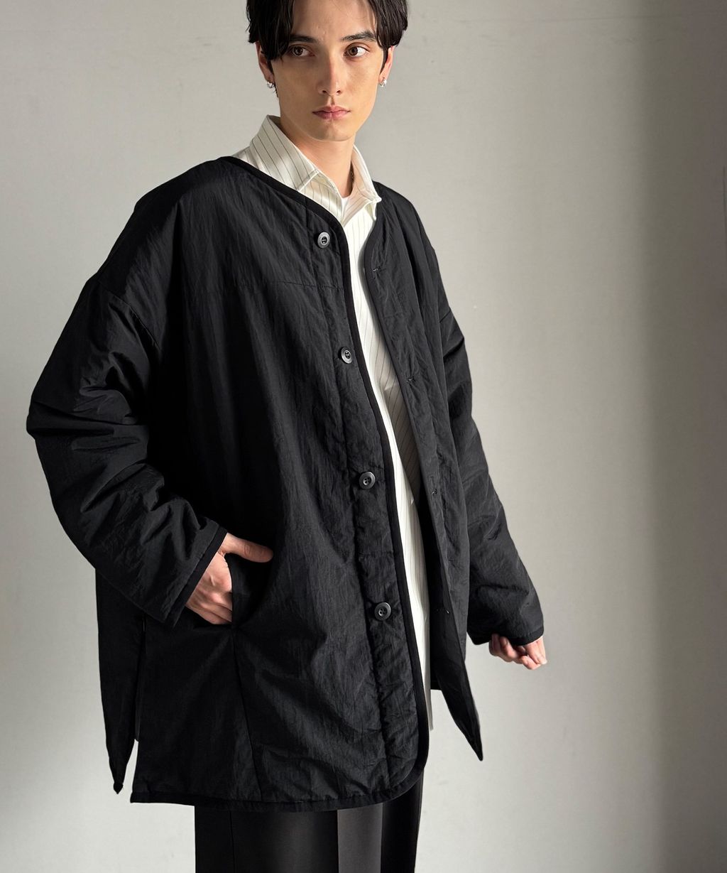 java 極簡風無領中綿外套_4