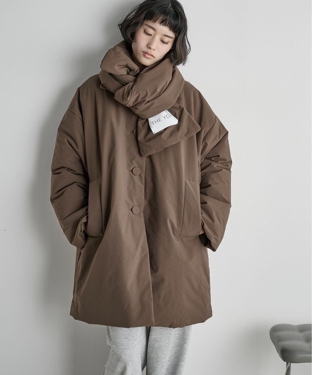 THE YOn 中長版蓬鬆鋪棉保暖外套(附圍巾)_8