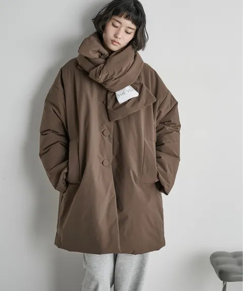 THE YOn 中長版蓬鬆鋪棉保暖外套(附圍巾)_8