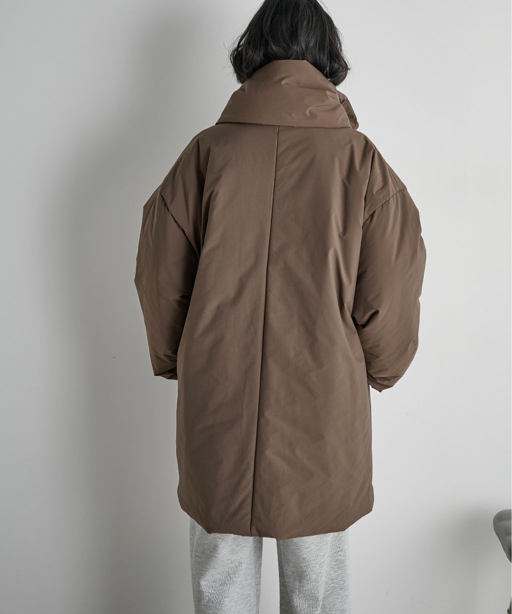 THE YOn 中長版蓬鬆鋪棉保暖外套(附圍巾)_11