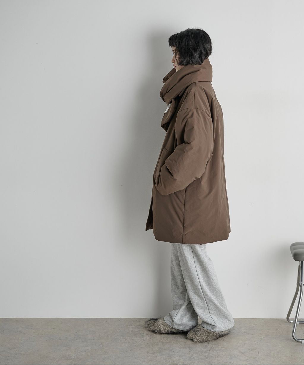 THE YOn 中長版蓬鬆鋪棉保暖外套(附圍巾)_6