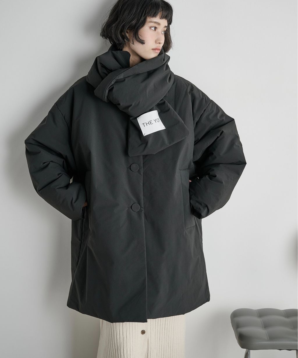 THE YOn 中長版蓬鬆鋪棉保暖外套(附圍巾)_3