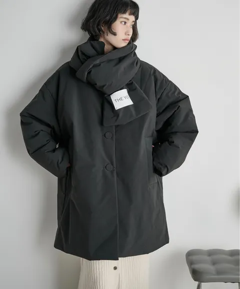 THE YOn 中長版蓬鬆鋪棉保暖外套(附圍巾)_3