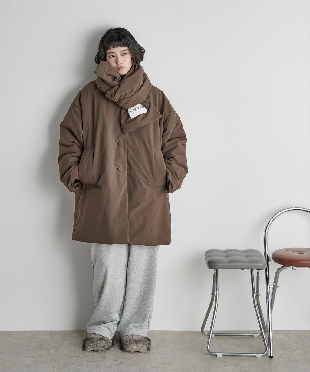 THE YOn 中長版蓬鬆鋪棉保暖外套(附圍巾)_4