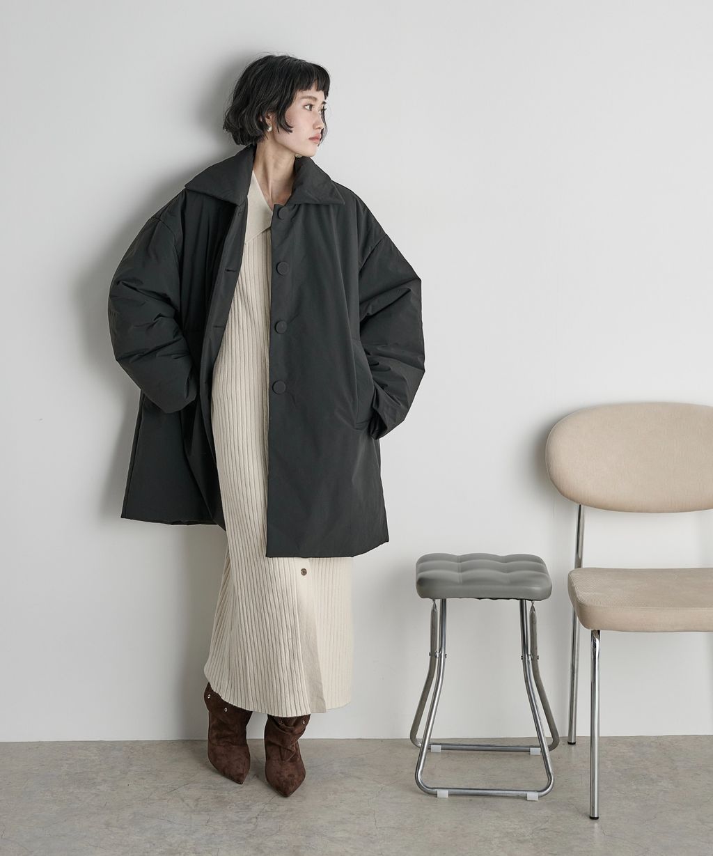 THE YOn 中長版蓬鬆鋪棉保暖外套(附圍巾)_37