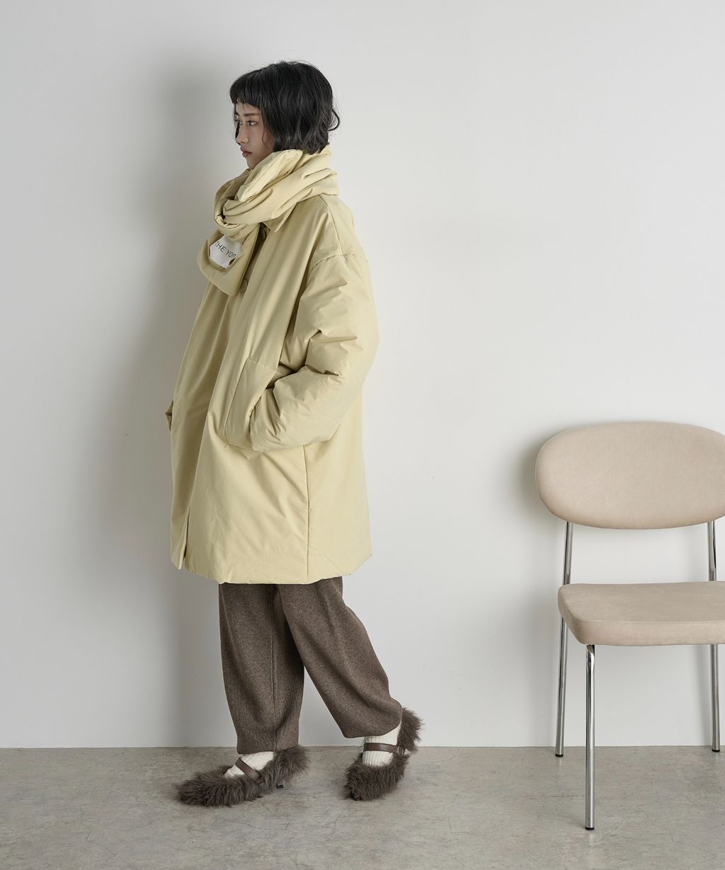 THE YOn 中長版蓬鬆鋪棉保暖外套(附圍巾)_21