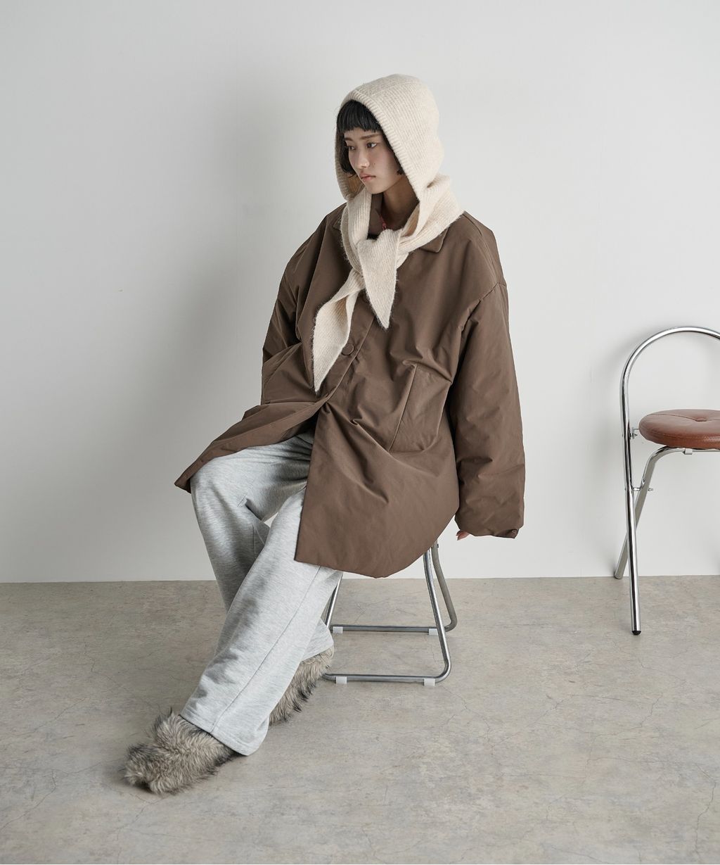 THE YOn 中長版蓬鬆鋪棉保暖外套(附圍巾)_17