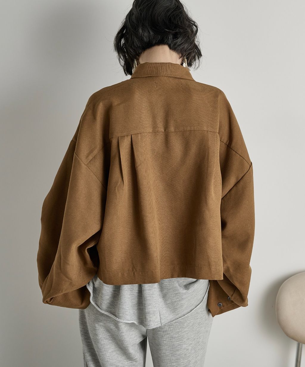 THE YOn 立體抓褶袖短版襯衫_35