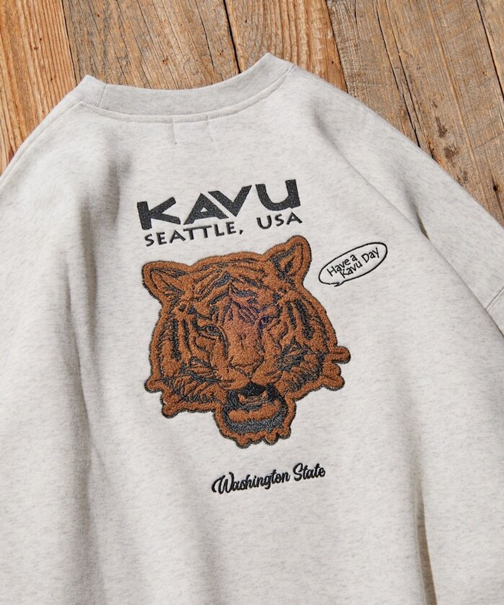 KAVU×FREAKS STORE 全刺繡老虎大學T_6