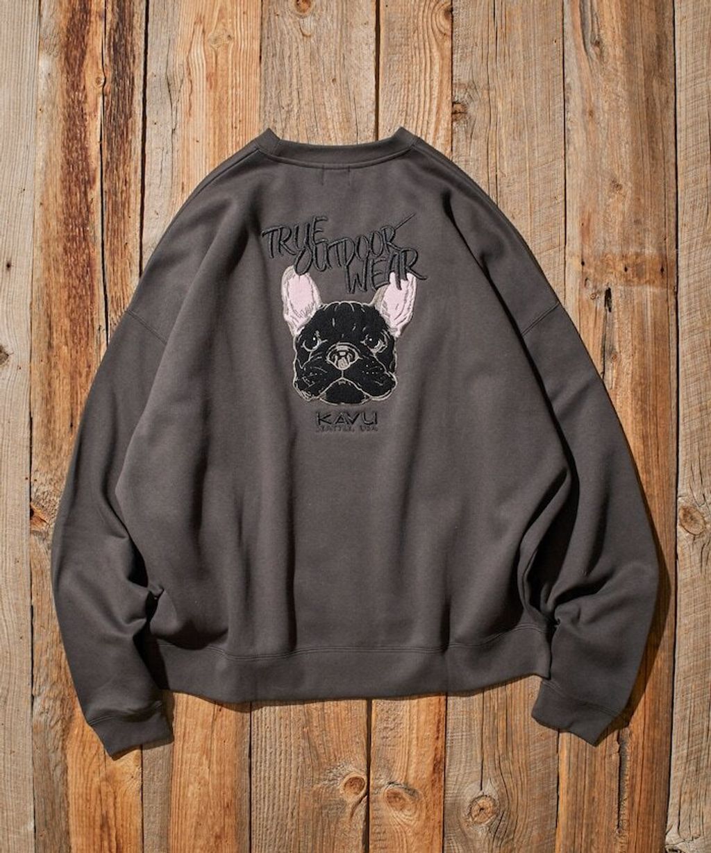 KAVU×FREAKS STORE 全刺繡鬥牛犬大學T_19