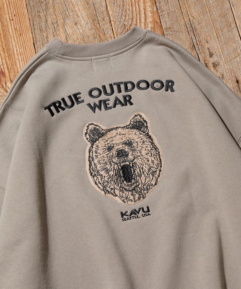 KAVU×FREAKS STORE 全刺繡棕熊大學T_16