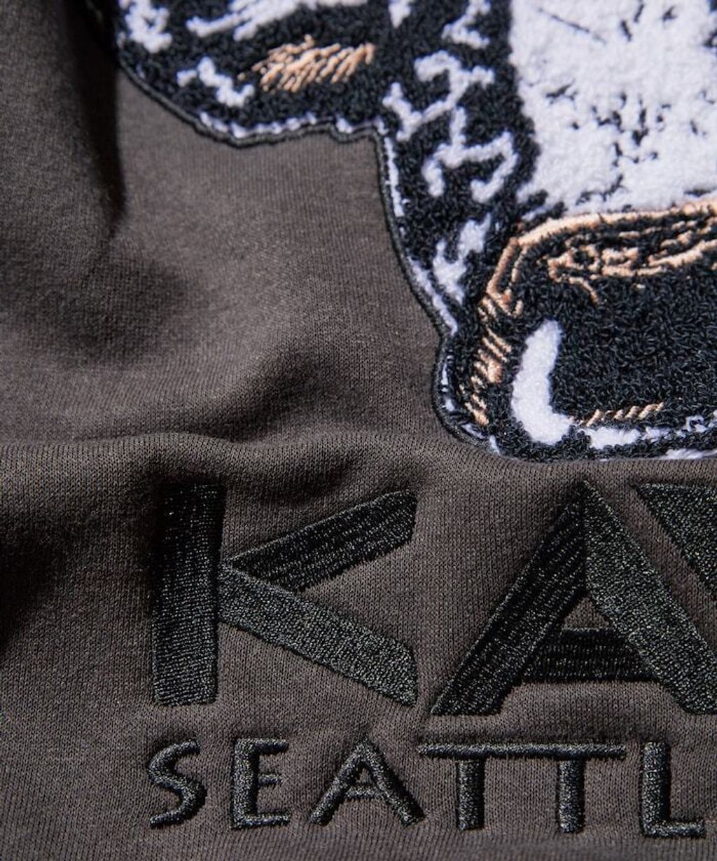 KAVU×FREAKS STORE 全刺繡乳牛大學T_23