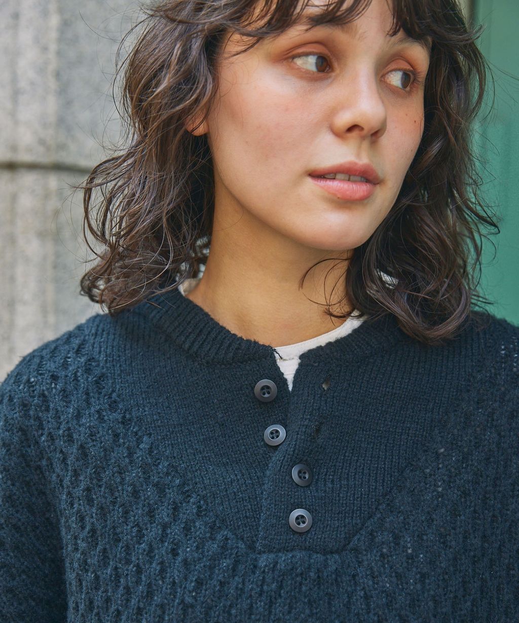 MONO-MART 華夫格針織亨利領毛衣_25