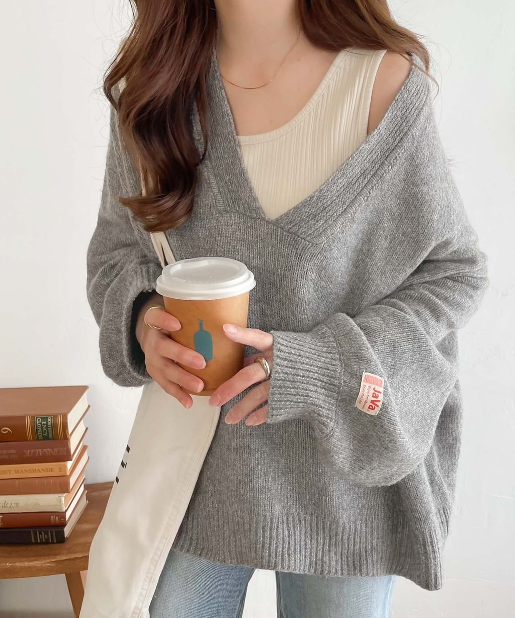 java 柔軟混色深V領針織上衣_25