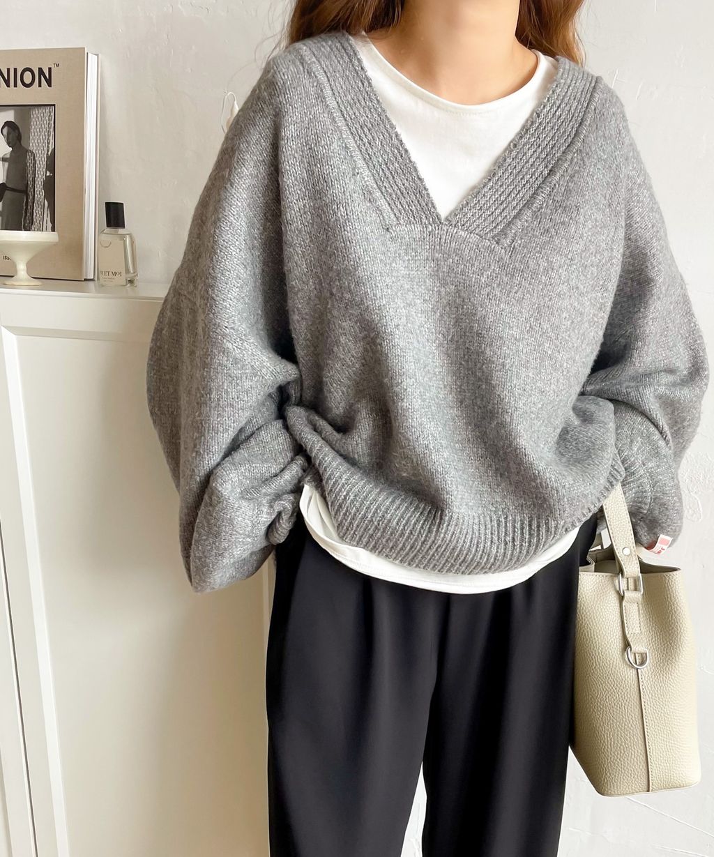 java 柔軟混色深V領針織上衣_19