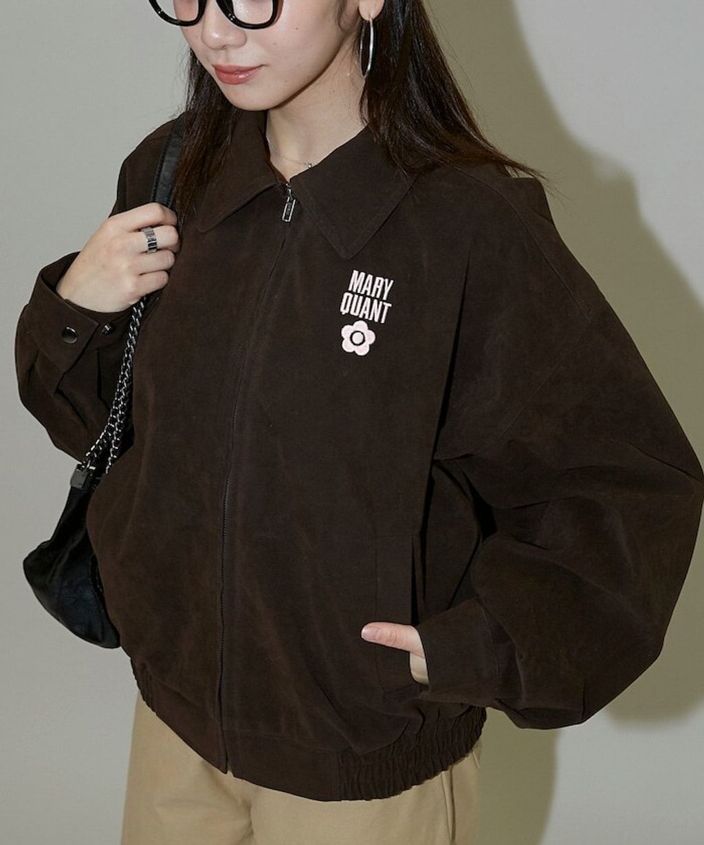 MARY QUANT 麂皮質感花紋刺繡logo外套_6