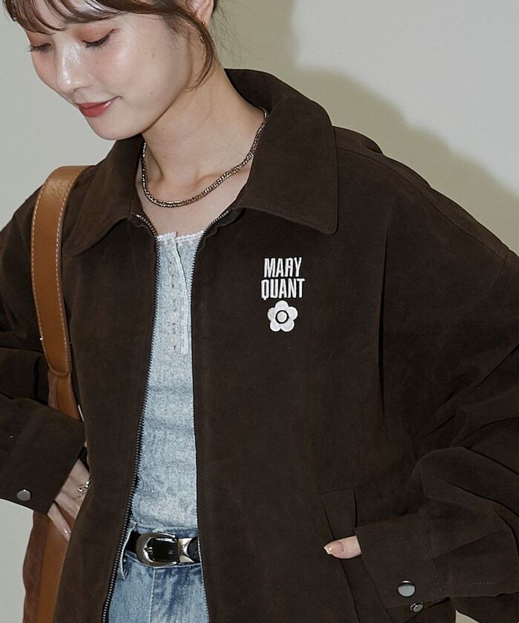 MARY QUANT 麂皮質感花紋刺繡logo外套_21