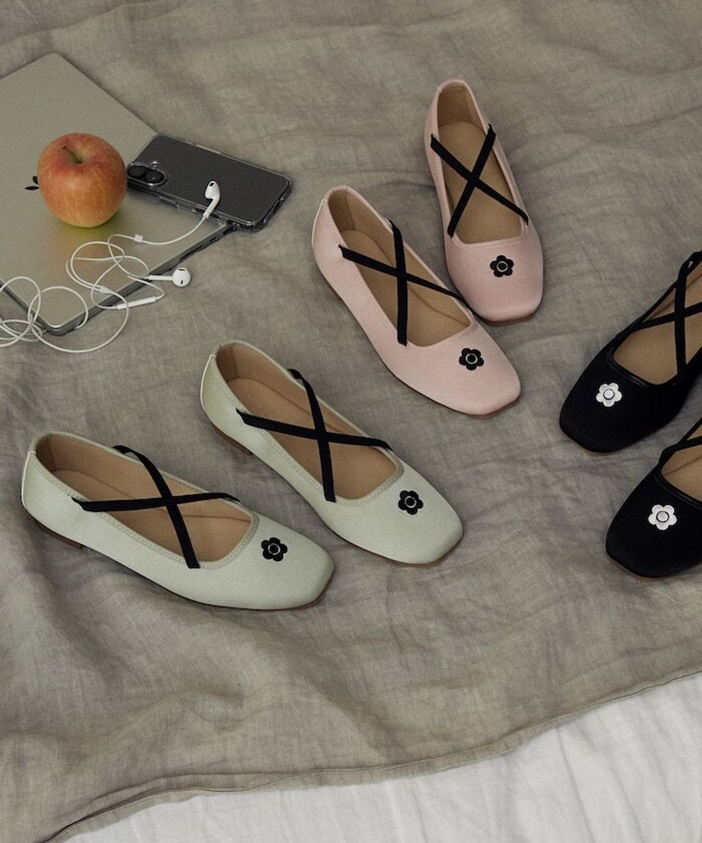 MARY QUANT 微光澤緞面芭蕾平底鞋_5