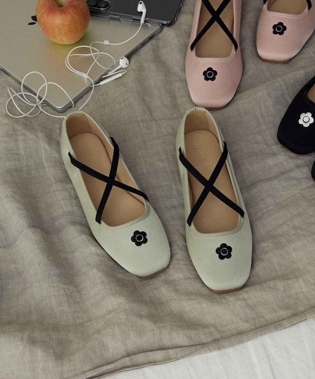 MARY QUANT 微光澤緞面芭蕾平底鞋_3