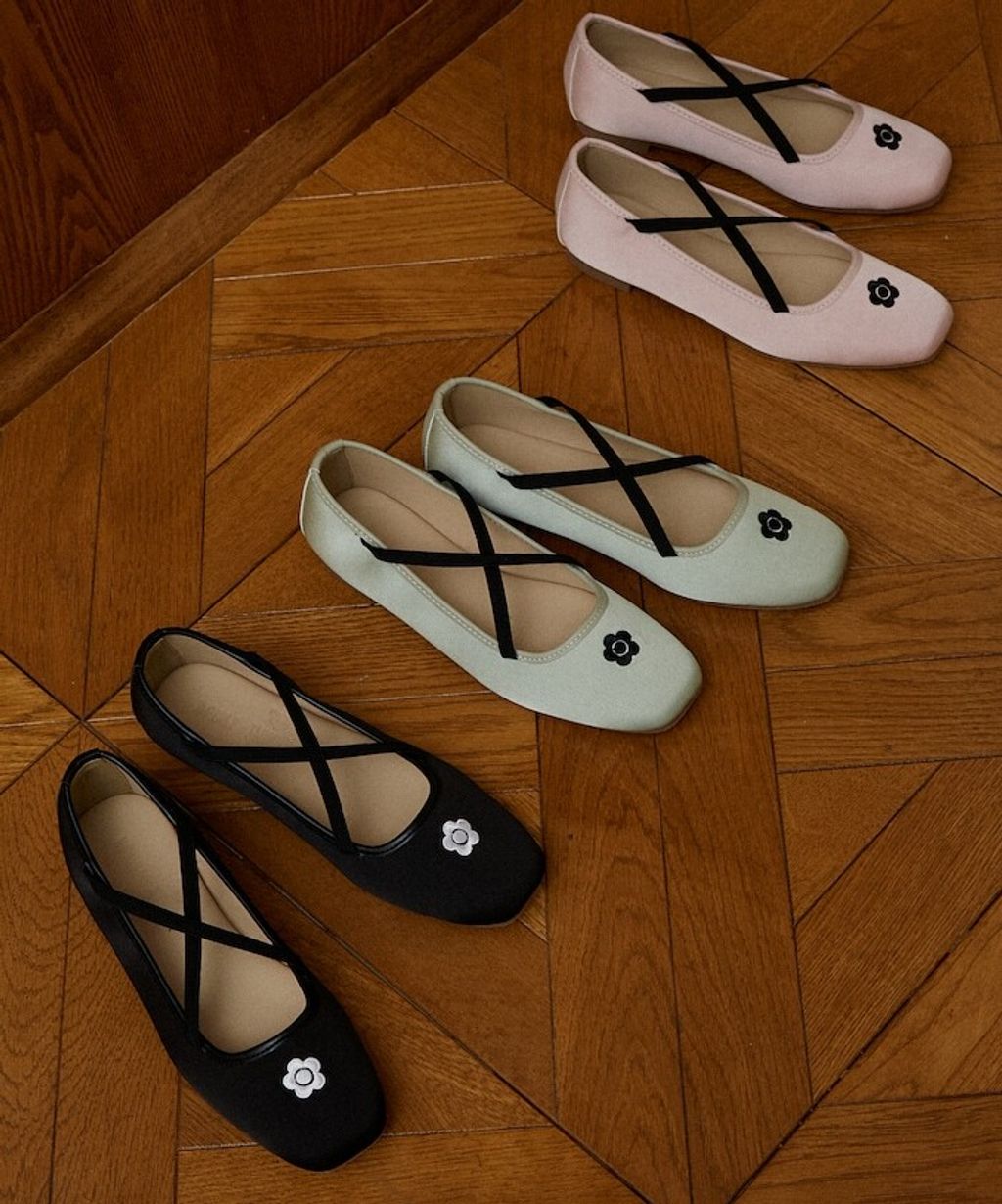 MARY QUANT 微光澤緞面芭蕾平底鞋_6
