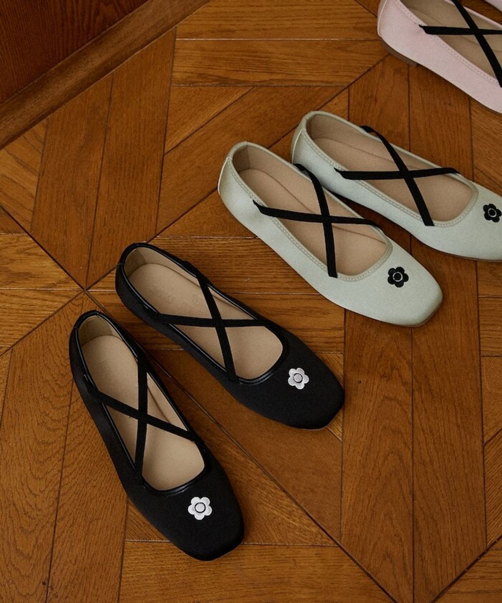 MARY QUANT 微光澤緞面芭蕾平底鞋_17