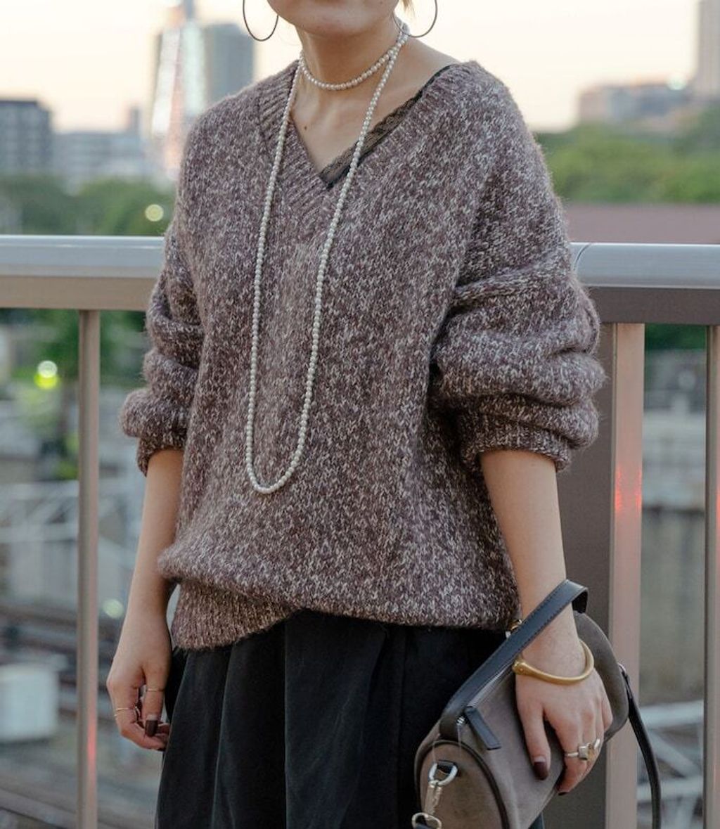 FREAKS STORE V領寬鬆厚實針織上衣_7